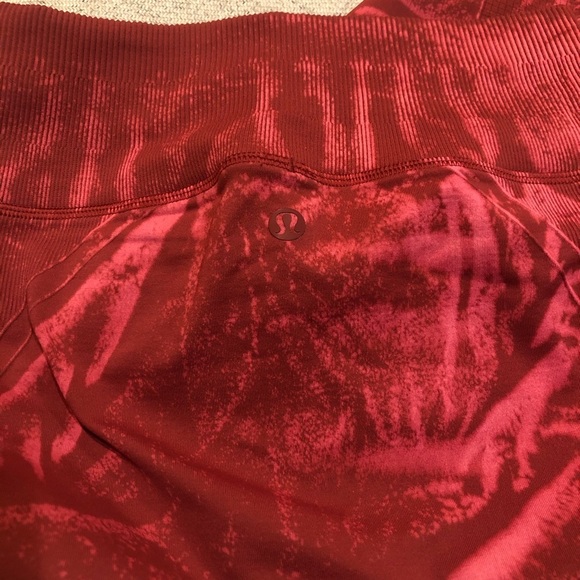 Lululemon seamless leggings. A11 - Picture 6 of 6